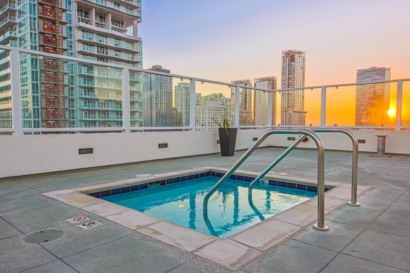 ロサンゼルスStunning 1 Bdr 1 Bth, Pool, Jacuzziアパートメント エクステリア 写真